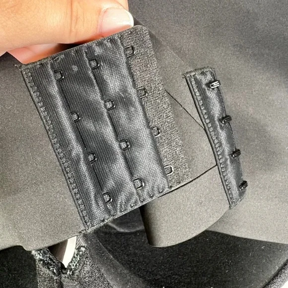 Cacique Totally Smooth Lightly Lined Full Coverage Bra Black 38F - Picture 4 of 10